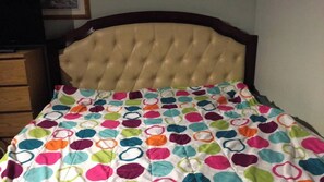 1 chambre, fer et planche à repasser, accès Internet, draps fournis