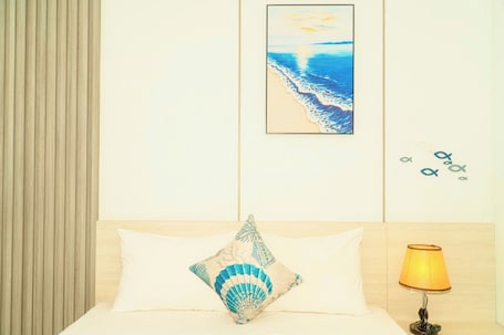 Deluxe Double Room, City View | Minibar, blackout drapes, free WiFi, bed sheets