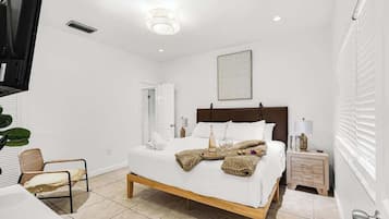 4 bedrooms, iron/ironing board, travel crib, free WiFi