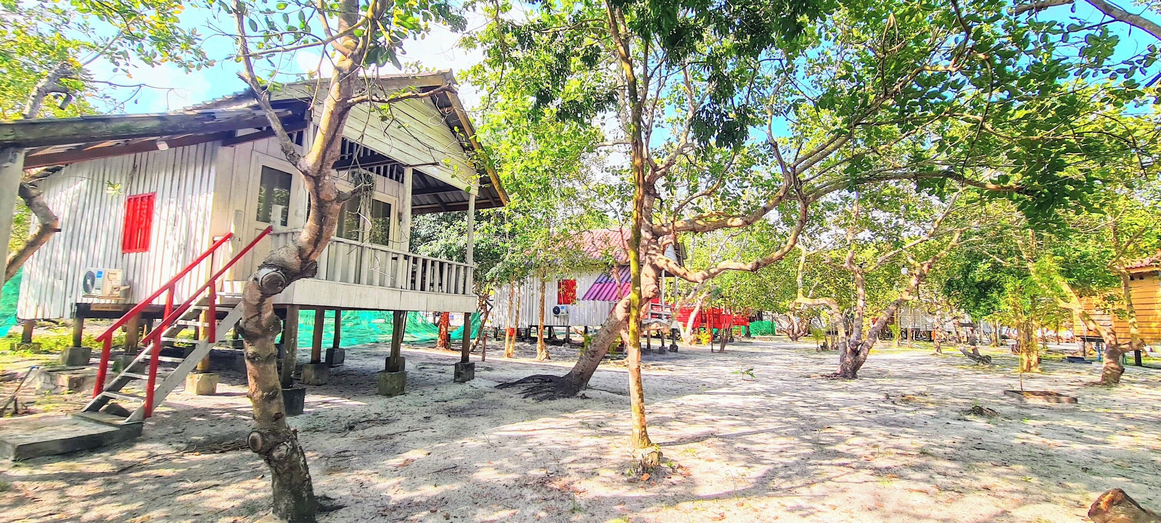 Bungalow – standard, balkong, hageutsikt | Skrivebord og wi-fi (inkludert)