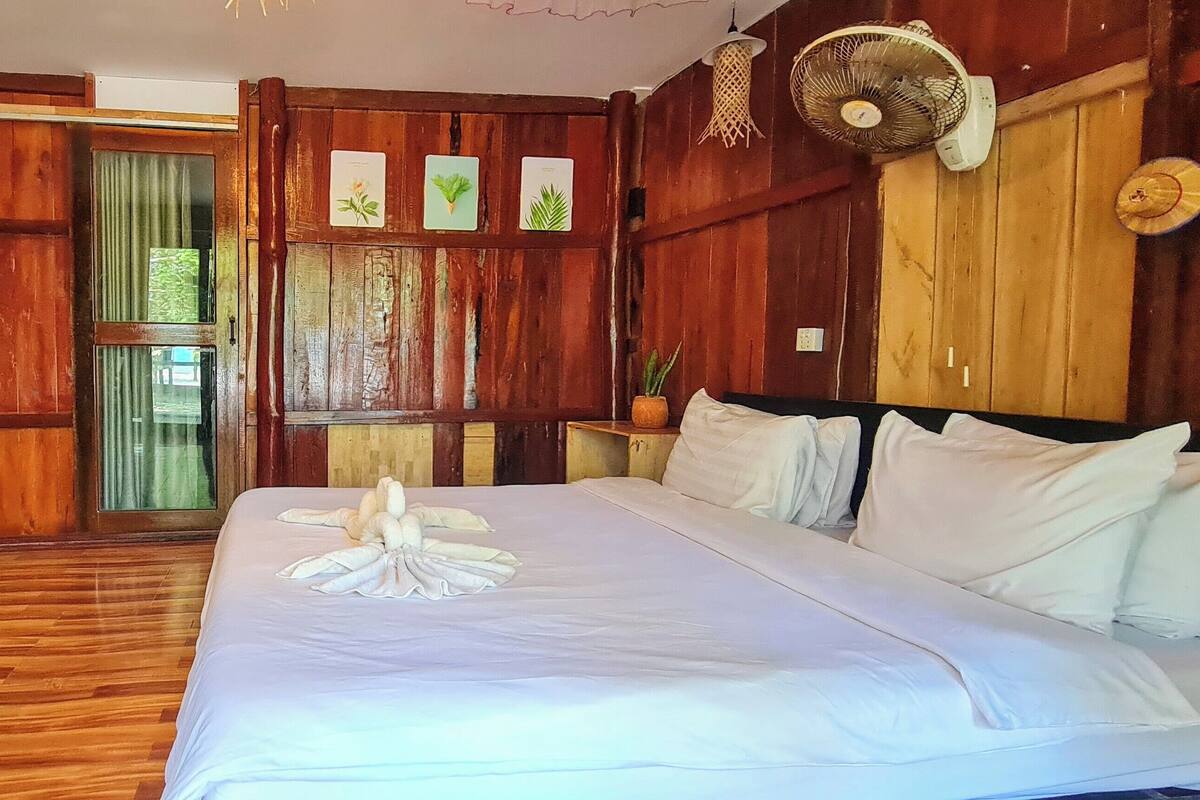 Bungalow estándar, balcón, vistas al jardín | Escritorio y wifi gratis