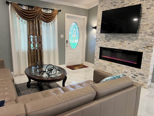 3-bedroom house in brilliant St. Petersburg with AC