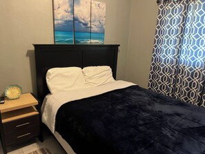 3 bedrooms, iron/ironing board, Internet, bed sheets