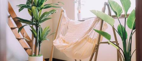 House, Non Smoking | Desk, iron/ironing board, bed sheets