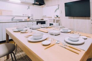 Huis, niet-roken | Privékeuken | Een koelkast/vriezer, een magnetron, een kookplaat, een kinderstoel