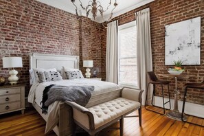 1 slaapkamer, een strijkplank/strijkijzer, gratis wifi, beddengoed