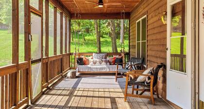 Screened Porch w/Swing, Fire Pit, Grill & Deck