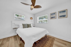 4 bedrooms, desk, iron/ironing board, WiFi