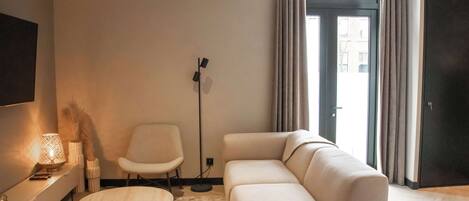 TV, studio
