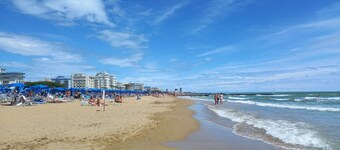 Hermoso apartamento en villa para 10 personas con piscina, A/C, WIFI y terraza