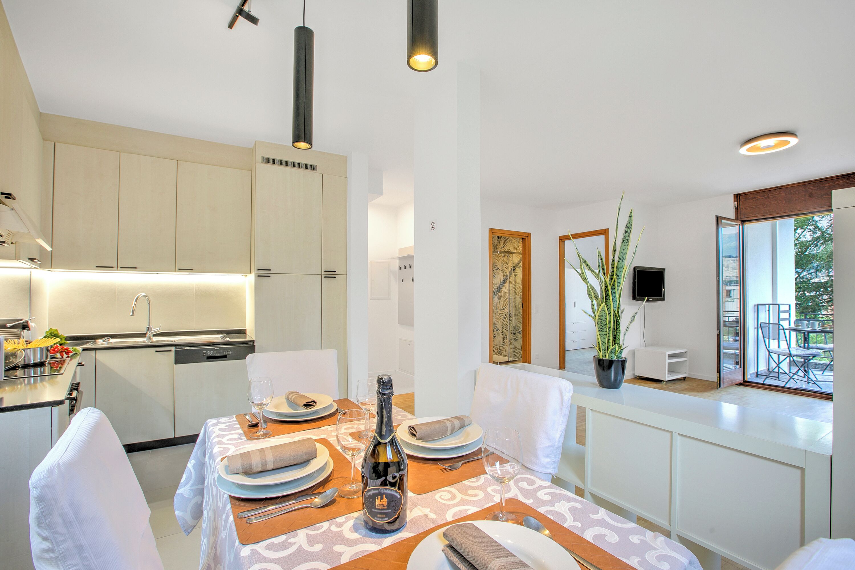 Standard Apartment, Multiple Bedrooms (Casa Collina) | Dining