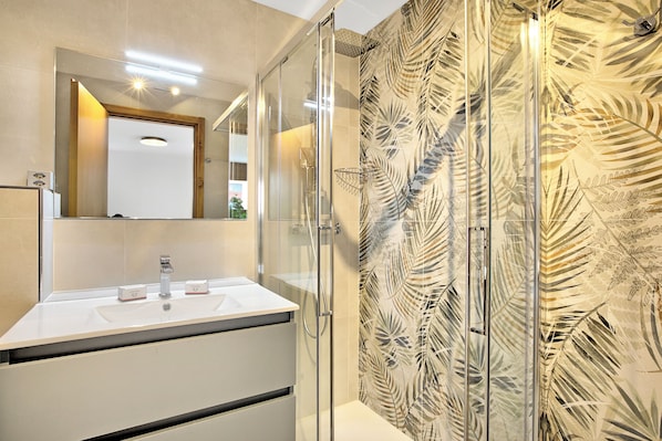Standard Apartment, Multiple Bedrooms (Casa Collina) | Bathroom - Casa Collina (Lugano)