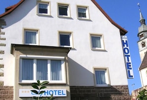 Esterni