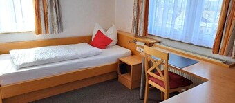 City Hotel
