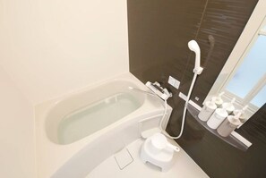 Comfort Apartment, Multiple Beds, Non Smoking, Balcony | Bathroom | Free toiletries, hair dryer, towels, shampoo