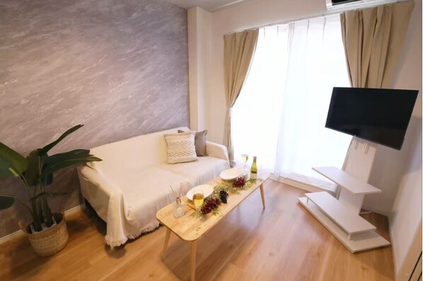 Comfort Apartment, Multiple Beds, Non Smoking, Balcony, 201 | Living area | TV