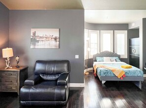 7 bedrooms, iron/ironing board, WiFi, bed sheets