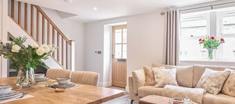 2 bedroom accommodation in Dacre Banks, near Pateley Bridge