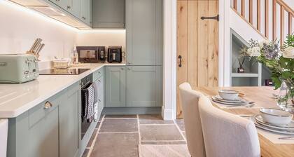 2 bedroom accommodation in Dacre Banks, near Pateley Bridge