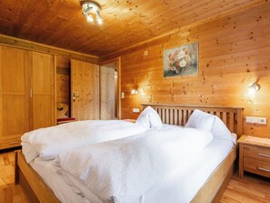 2 bedrooms, Internet