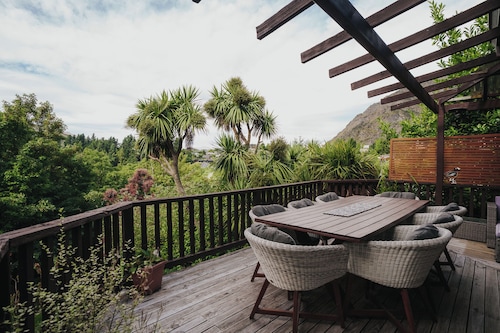 Cosy Alpine Chalet • Close to Town • Shotover Jet