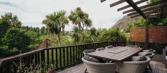 Cosy Alpine Chalet • Close to Town • Shotover Jet