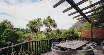 Cosy Alpine Chalet • Close to Town • Shotover Jet