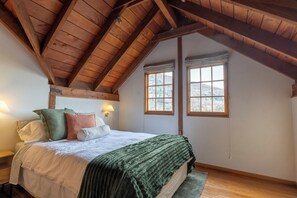 3 slaapkamers, een strijkplank/strijkijzer, reisbedje, gratis wifi