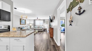 TV - Unit 702 in Chateau La Mer II, Private Beach Access, Free Daily Activities (Destin)