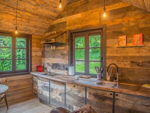 Fridge, dishwasher, coffee/tea maker