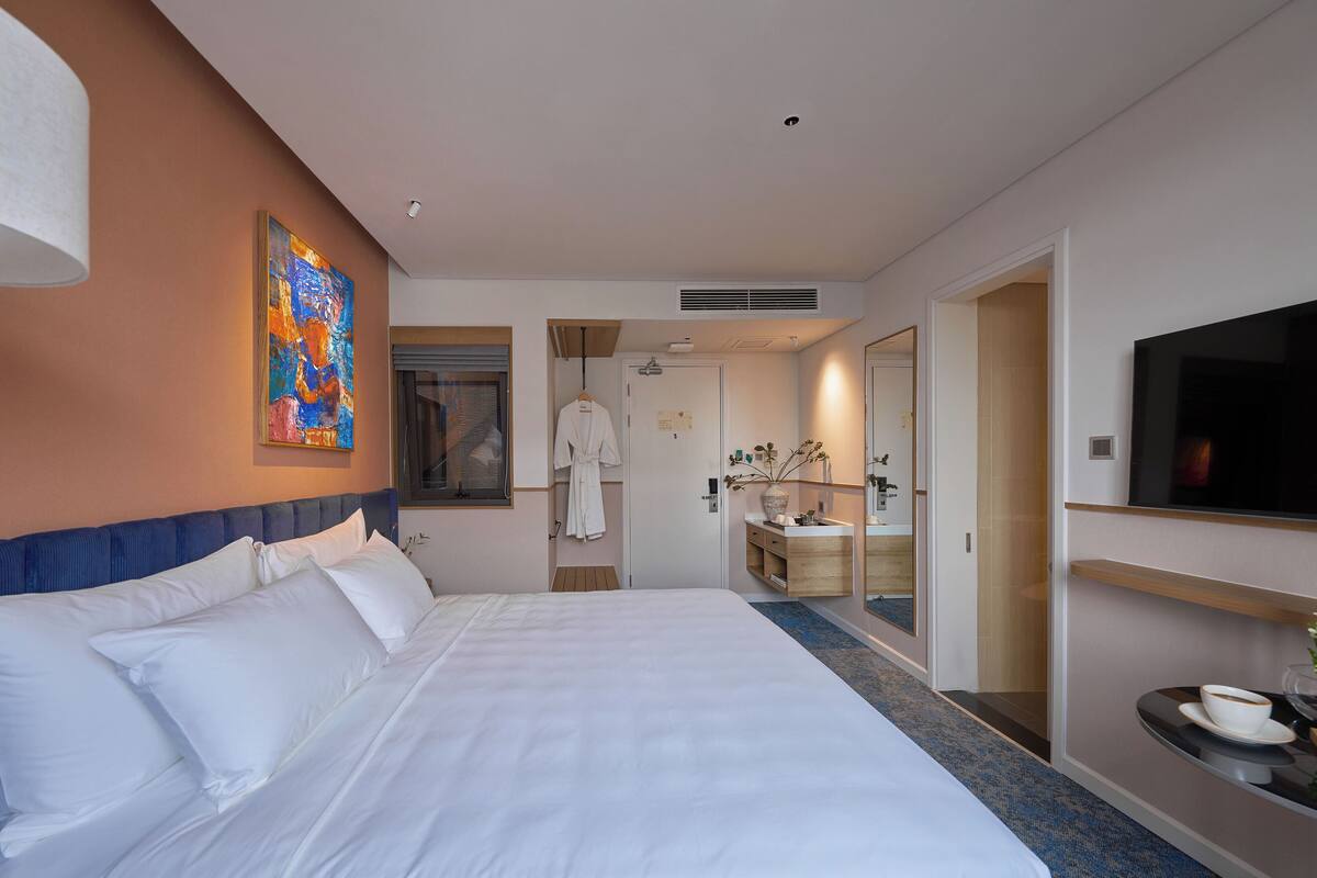 Standard with 1 King Bed without View | Wi-fi (inkludert)