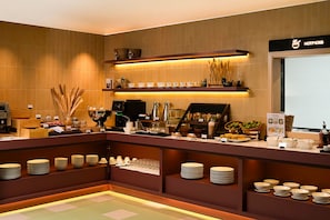 Daily English breakfast (VND 200000 per person)