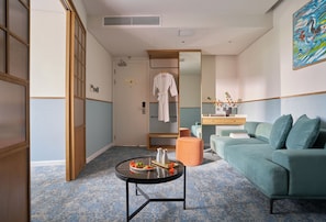 Junior Suite City View - King Bed | Free WiFi