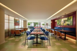 Daily English breakfast for a fee - M Village Hotel Kim Ma (Ward Ba Dinh)