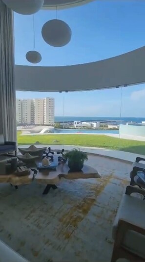 Outdoor dining - Novel Residency (Playas del Conchal)