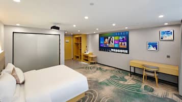 Doppia Senior, vista città | Tende oscuranti, Wi-Fi gratuito