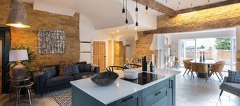 The Talbot – Exclusive Home with Hot Tub