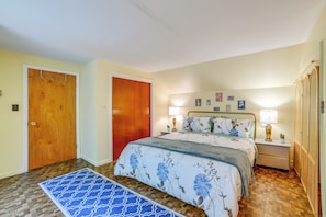 1 bedroom, iron/ironing board, Internet, bed sheets