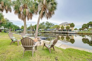 Terrace/patio - Canal-Front Relaxation: Crystal River Home w/ Dock (Crystal River)
