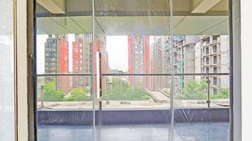 ํ์ฐ์ค | ๋ฆฌ์
์
