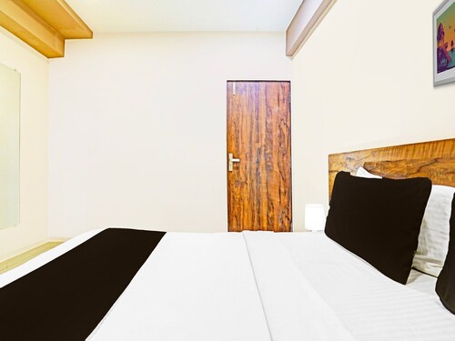 Collection O Palampur Surat