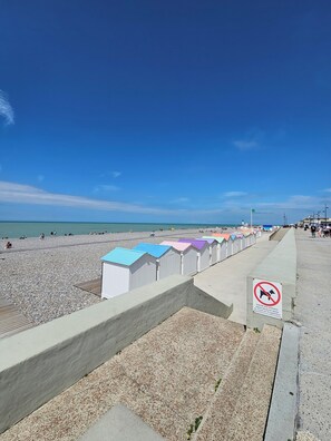 Sun loungers - Renovated house facing Le Tréport marina, close to all amenities (Le Tréport)