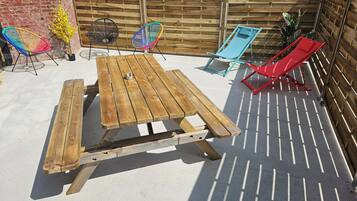 屋外ダイニングエリア