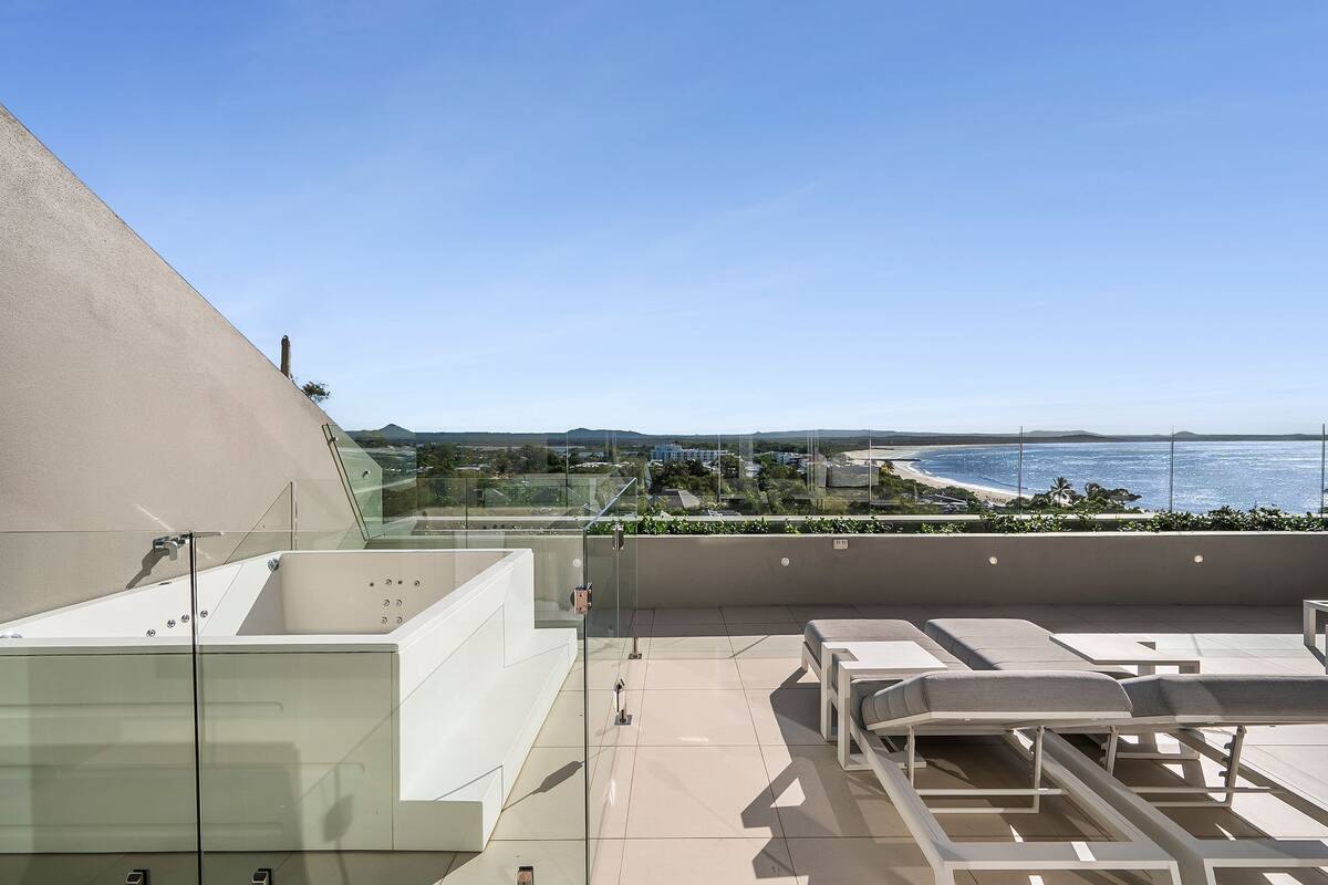 3 Bedroom Deluxe Ocean View Spa | Private spa tub