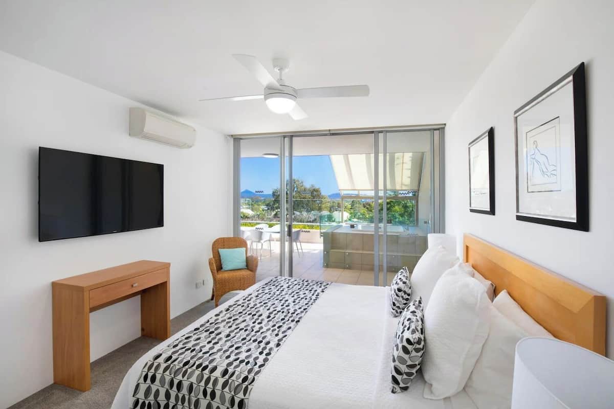 Standard Apartment, Valley View | Desk, laptop workspace, free WiFi