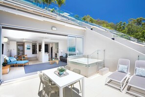 2 Bedroom Elevated Hinterland | Terrass/Patio