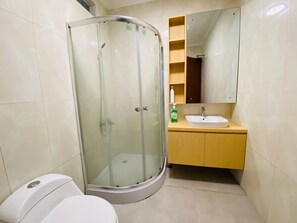 Towels, soap, shampoo, toilet paper - The Cibulan Residence (Jakarta)
