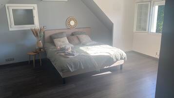 3 slaapkamers, reisbedje, gratis wifi, beddengoed