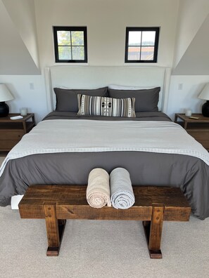 2 chambres, fer et planche à repasser, Wi-Fi, draps fournis