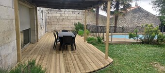 Quiet Charente house with private pool